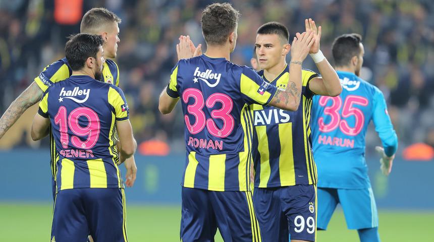 Fenerbahçe - Aytemiz Alanyaspor maçında Şener Özbayraklı sakatlandı