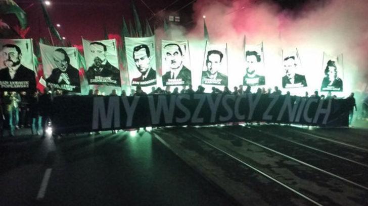 Avrupa ülkesinde tepki çeken görüntüler! 250 bin kişi sokağa döküldü! G4