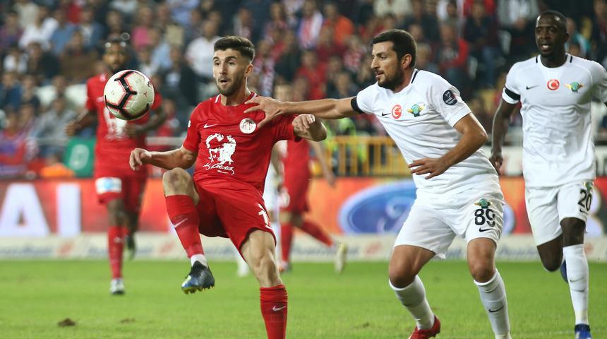 Akhisarspor, ilk deplasman galibiyetini Antalya'da aldı: 1-2