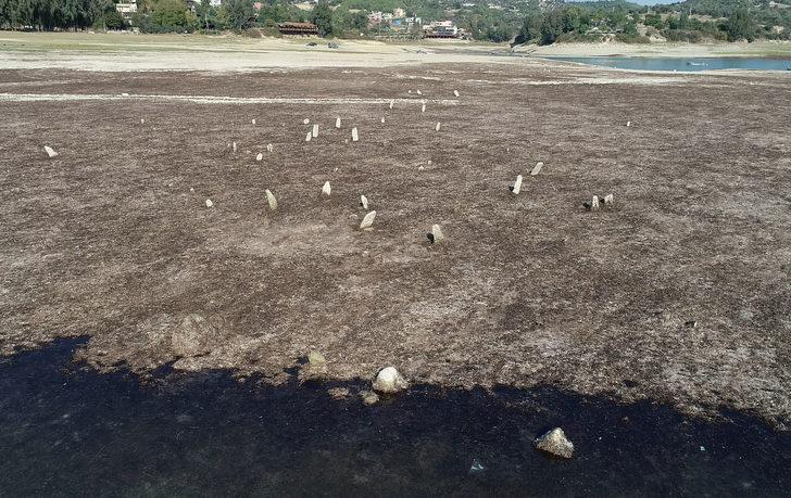 Baraj gölünden mezarlık fışkırdı G4
