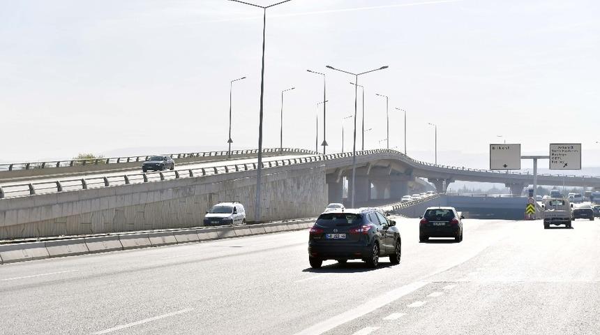 Başkent&rsquo;te yol &ccedil;alışmaları devam ediyor