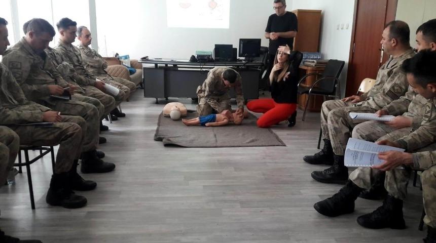 Jandarma personeline ilk yardım kursu