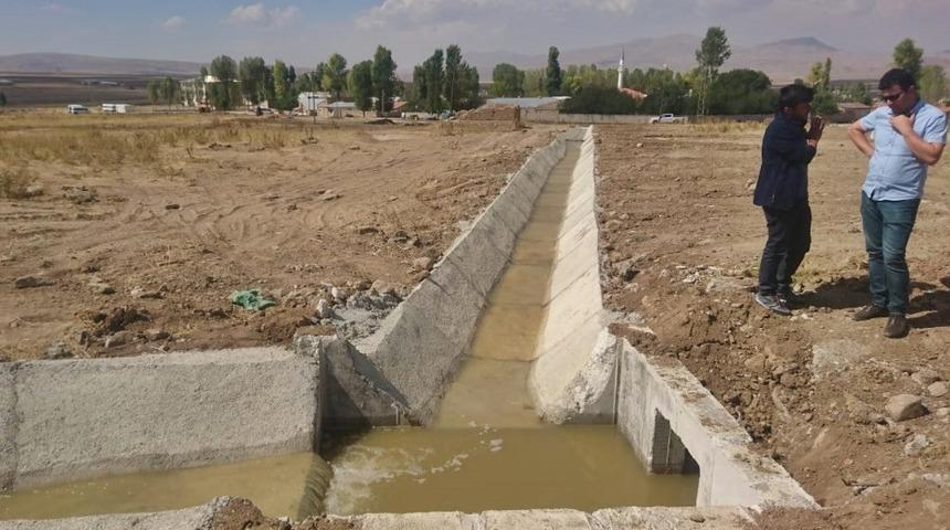 D&ouml;nerdere ve Emek&rsquo;te susuz arazi kalmadı