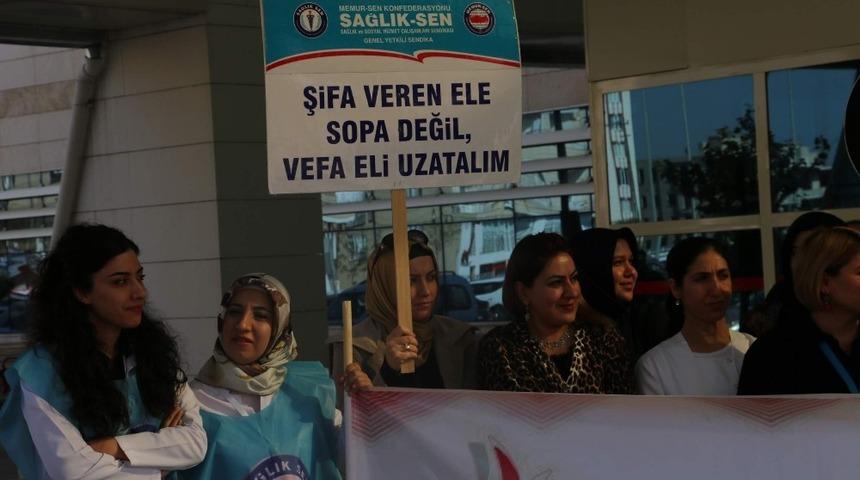 Sağlık&ccedil;ıların şiddete uğramasına tepki