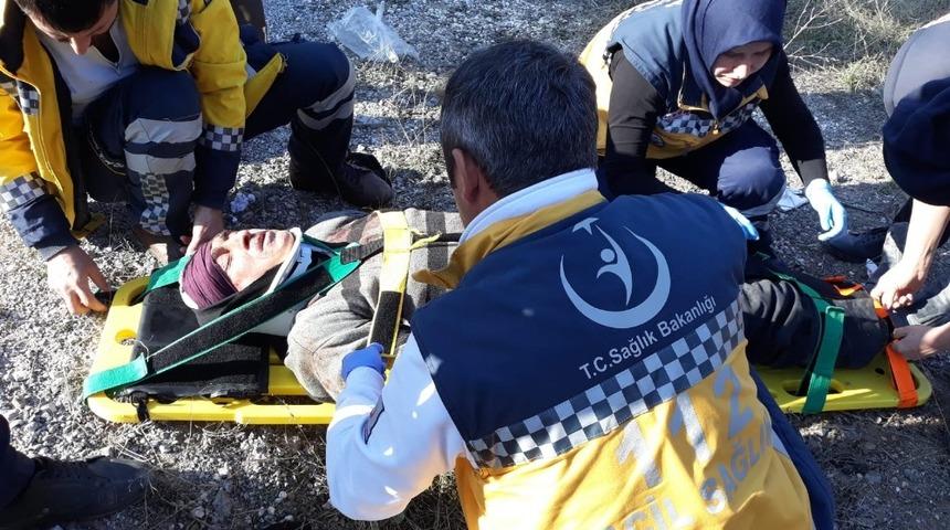 Maden y&uuml;kl&uuml; tır devrildi: 1 yaralı