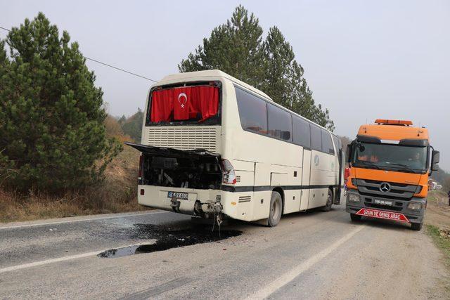 Öğrencileri fuara götüren otobüsler çarpıştı: 11 yaralı