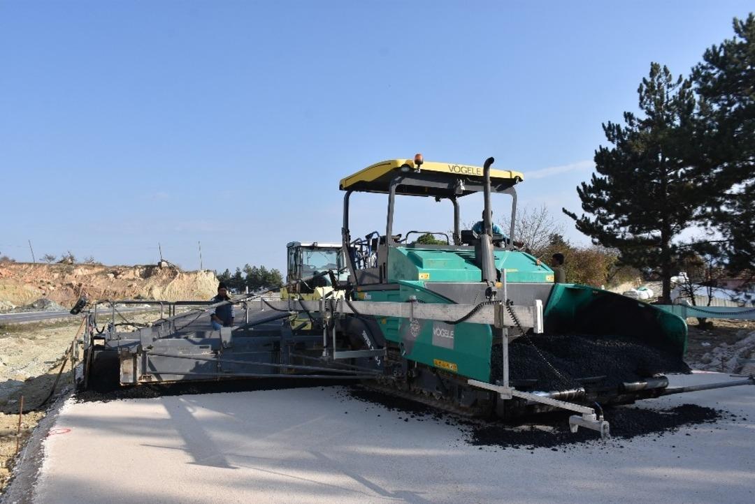 Balıkesir-Dursunbey yolunda asfalt &ccedil;alışmaları başladı