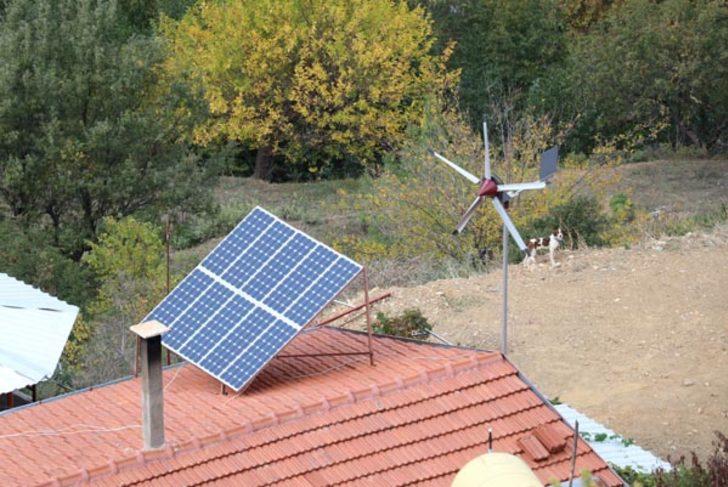 Şehirden kaçıp doğaya yerleşen Özdemir ailesinin tek isteği... G3