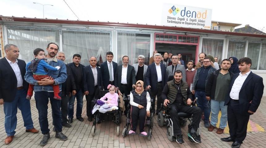 Başkan Karaosmanoğlu engelli vatandaşlarla bir araya geldi