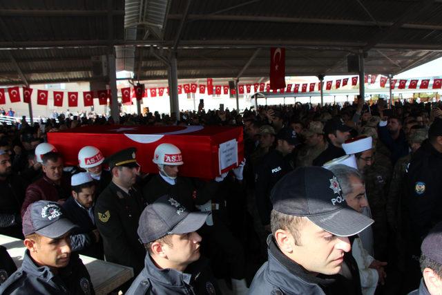 Şehit Kaymakçı'nın cenazesi memleketine getirildi (2)