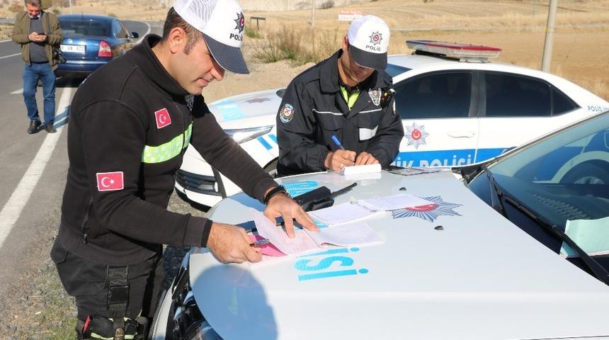 Yozgat&rsquo;ta drift yapan 5 s&uuml;r&uuml;c&uuml;ye 25 bin 50 lira ceza kesildi